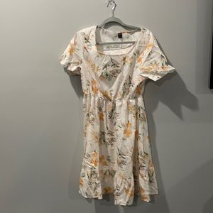 This is a new in the bag flower mid rise dress very pretty and soft
